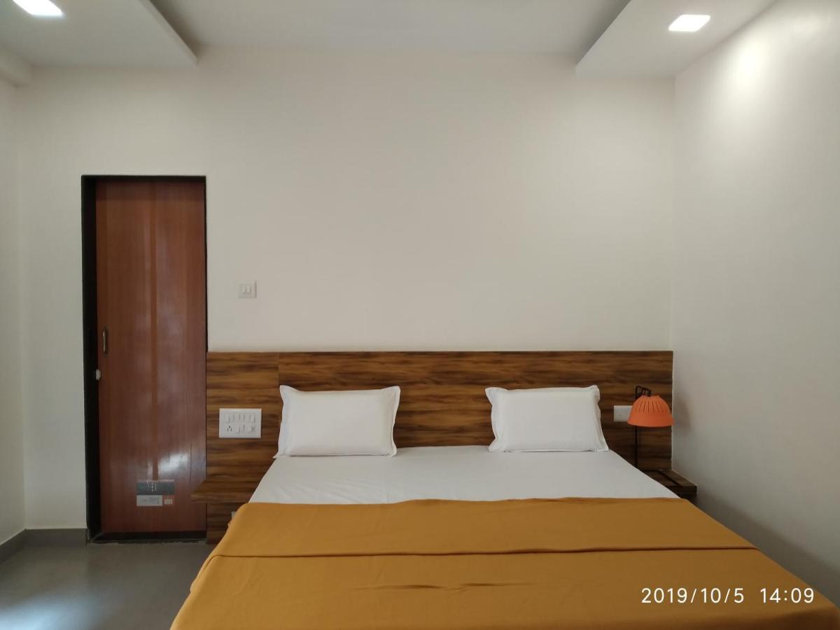 Lotus Hotel Nagaon Beach Alibag Exterior photo