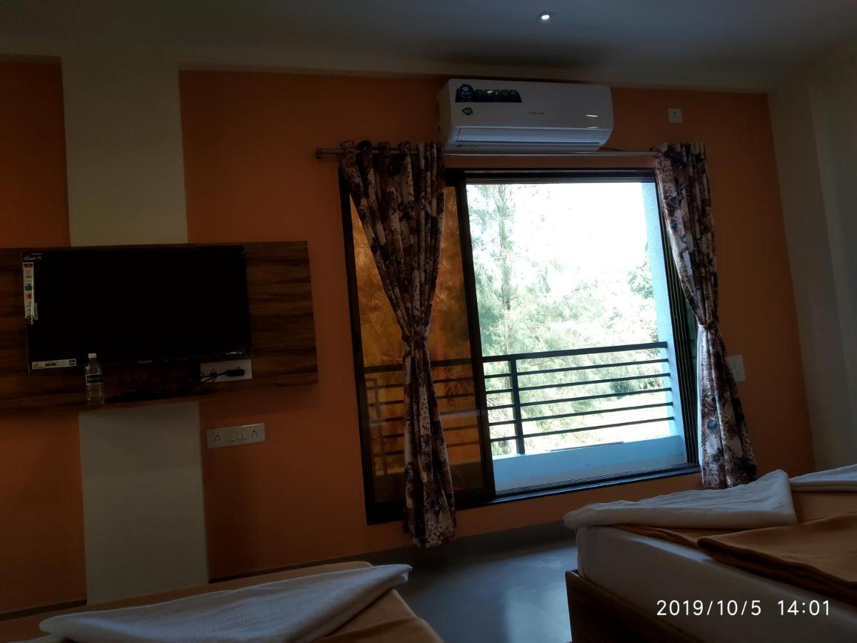 Lotus Hotel Nagaon Beach Alibag Exterior photo