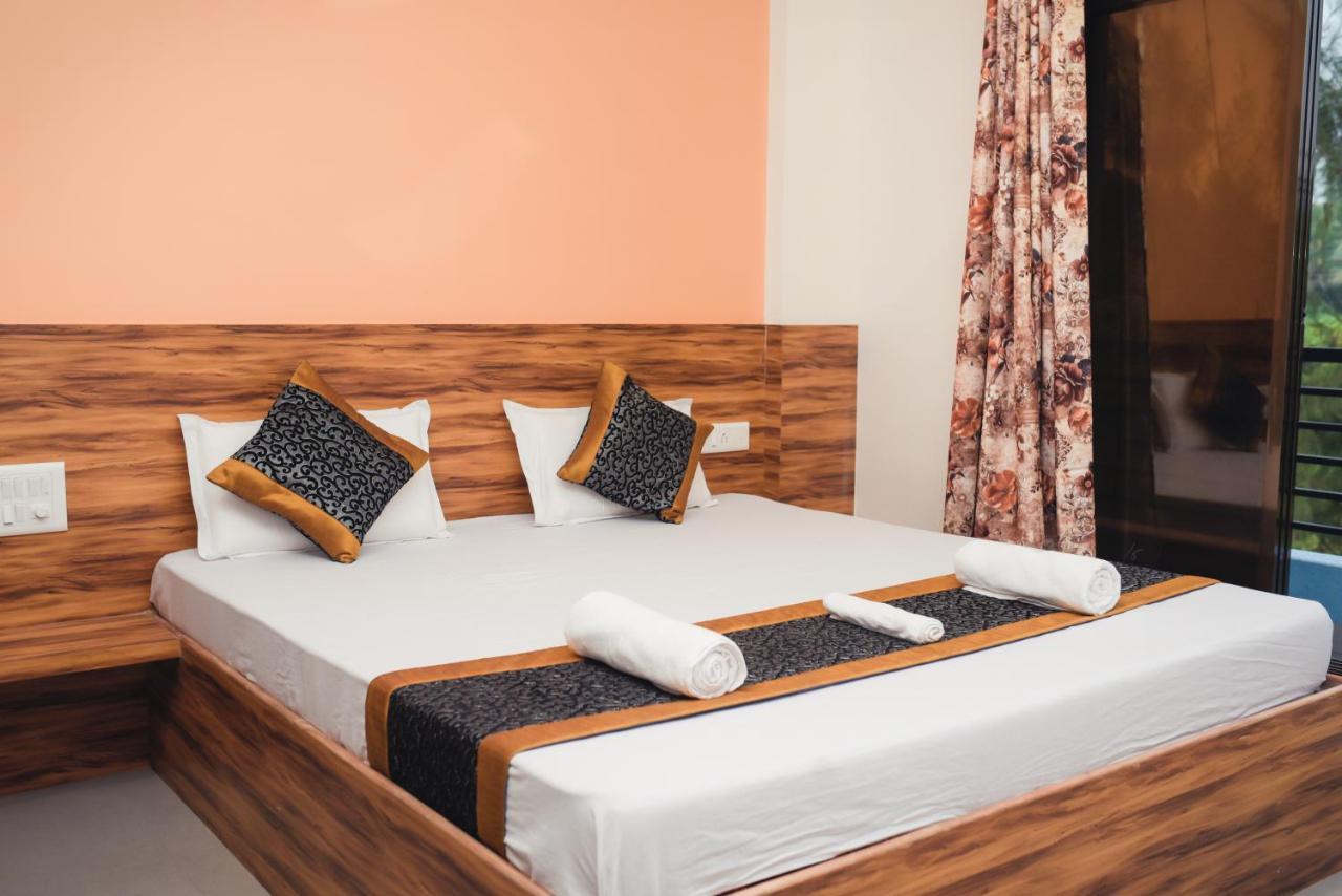 Lotus Hotel Nagaon Beach Alibag Exterior photo